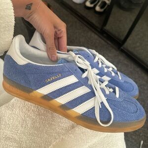 INTEREST CHECK MESSAGE BEFORE BUYING
Women’s Gazelle Indoor Blue Fusion Gum